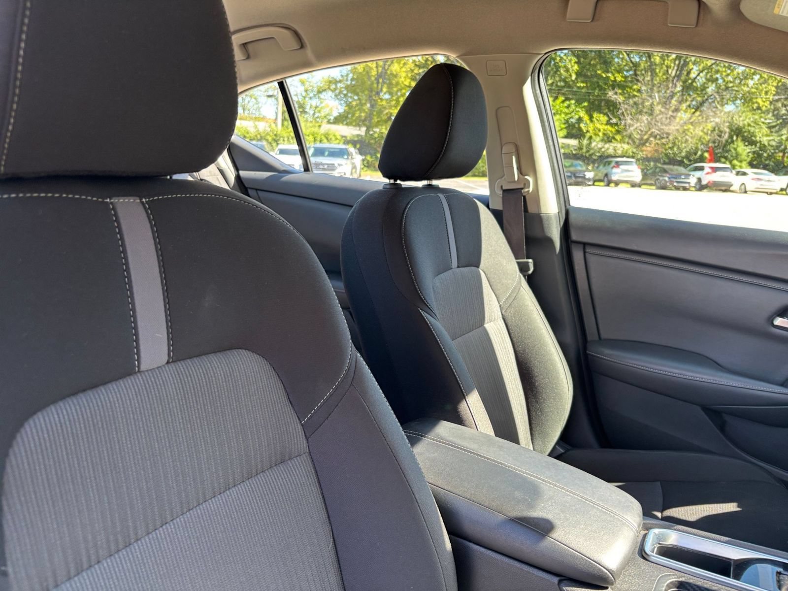Used 2025 Nissan Sentra SV FWD image 33