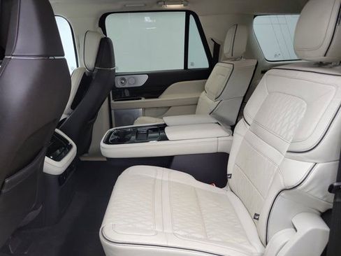 Used 2024 Lincoln Navigator L Black Label AWD/4WD image 11
