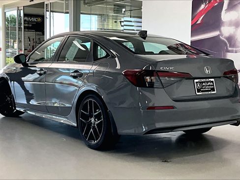 Used 2025 Honda Civic Sport image 4