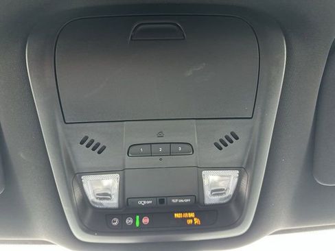 Used 2023 Buick Enclave Essence w/ Sport Touring Edition image 19