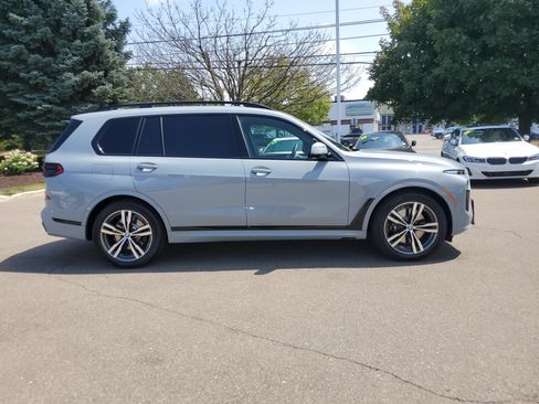New 2027 BMW X7 xDrive40i w/ Executive Package AWD/4WD image 6