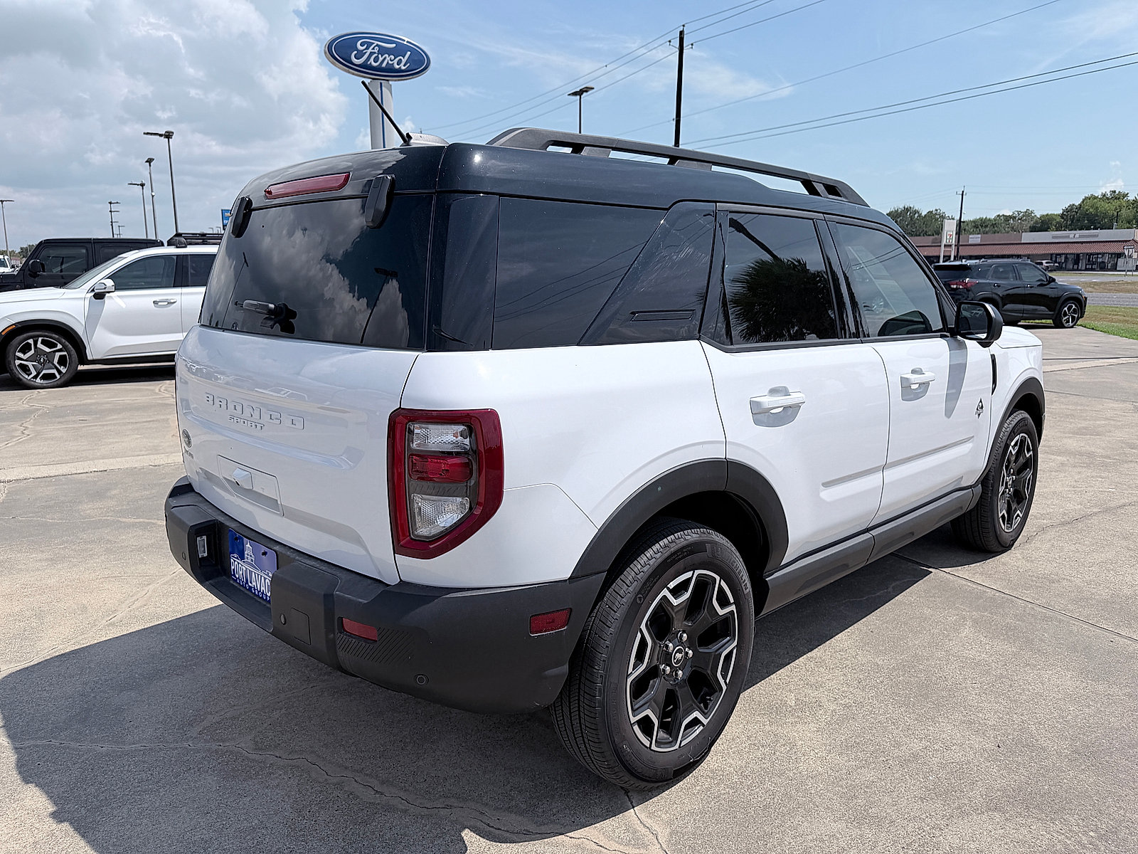 Used 2025 Ford Bronco Sport Outer Banks w/ Outer Banks Tech Package+ AWD/4WD image 7