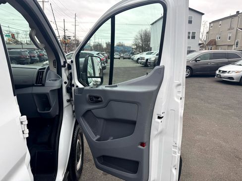 Used 2018 Ford Transit 250 130 Low Roof image 16
