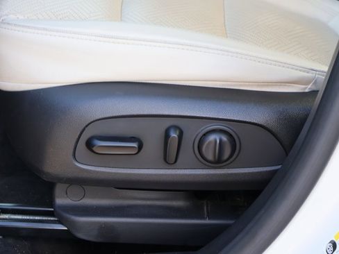 Used 2022 Buick Encore GX Essence w/ Sport Touring Package image 22