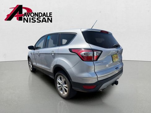 Used 2017 Ford Escape SE AWD/4WD image 2