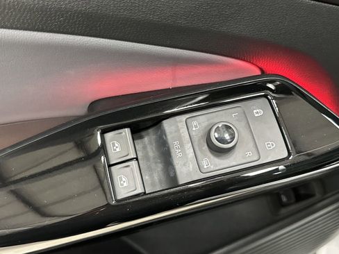 Used 2021 Volkswagen ID.4 Pro S image 29