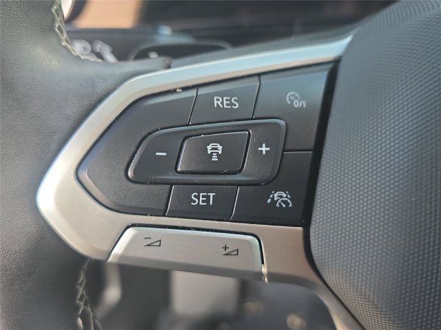 Used 2024 Volkswagen Atlas SE w/ Panoramic Sunroof Package FWD image 24