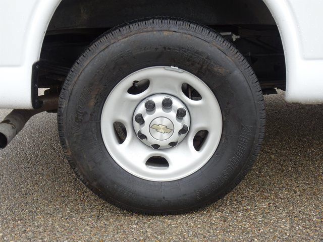 Used 2024 Chevrolet Express 2500 w/ Driver Convenience Package RWD image 22