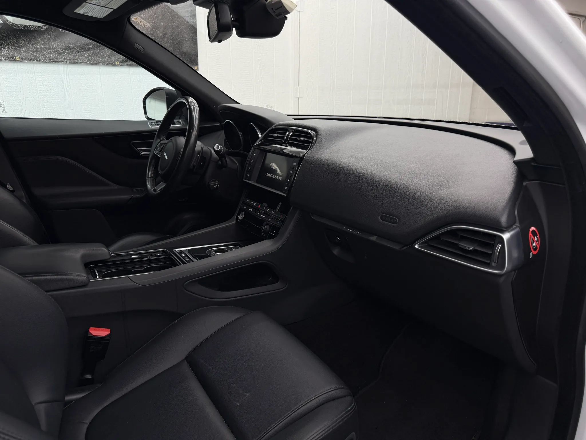 Used 2018 Jaguar F-PACE Premium AWD/4WD image 7