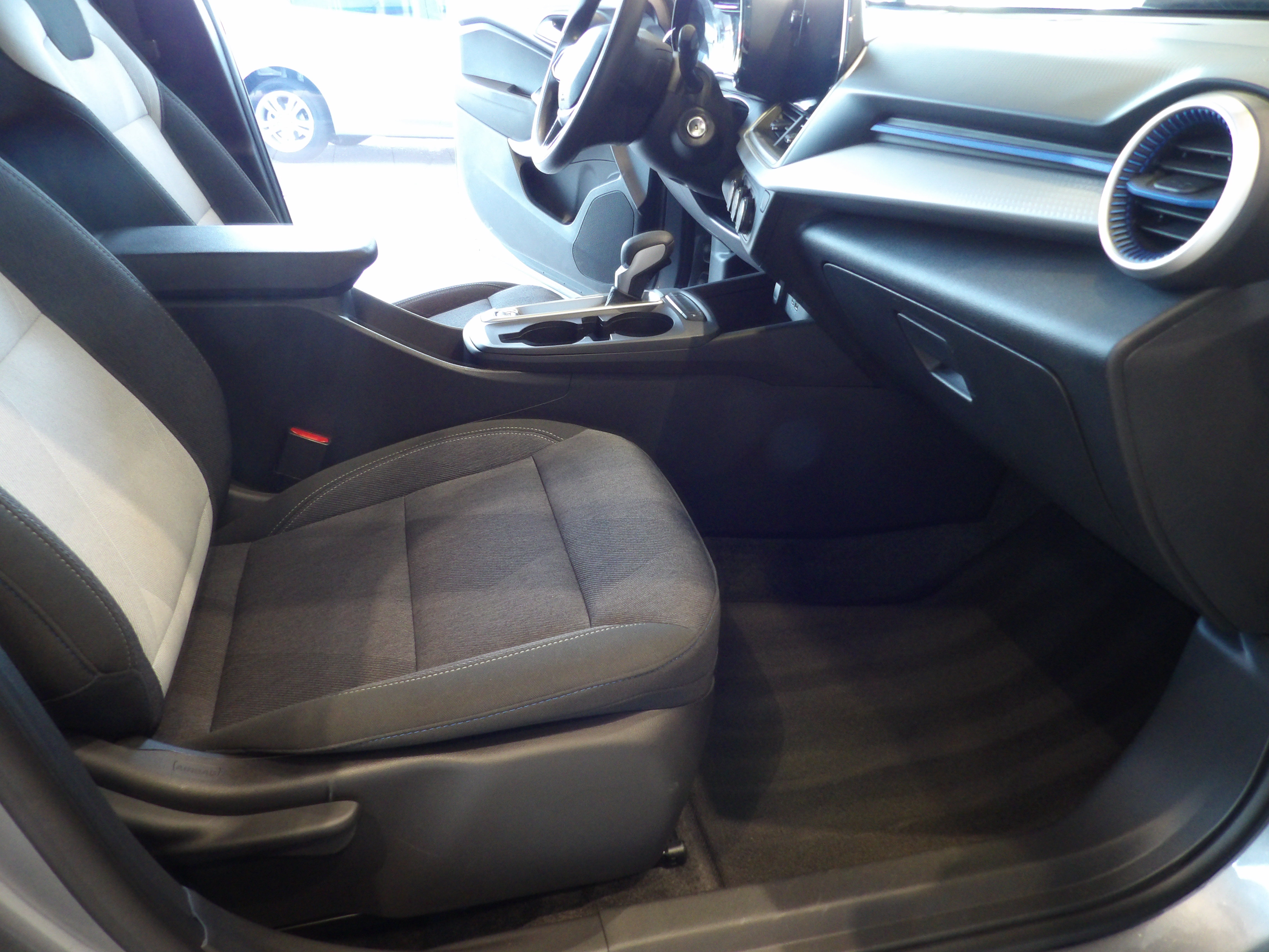 Used 2024 Chevrolet Trax LS FWD image 18