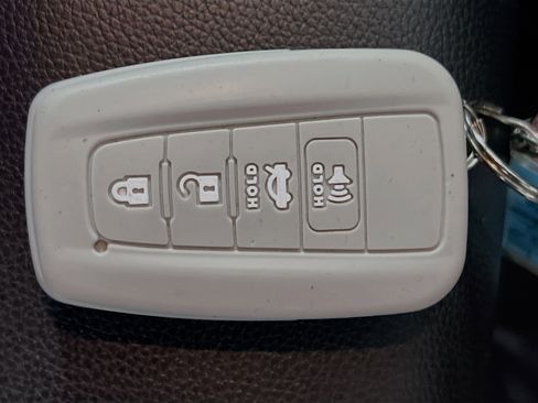 Used 2022 Toyota Highlander XSE image 36