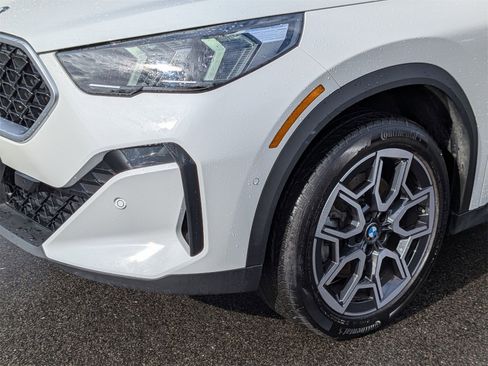 Used 2025 BMW X2 xDrive28i image 9