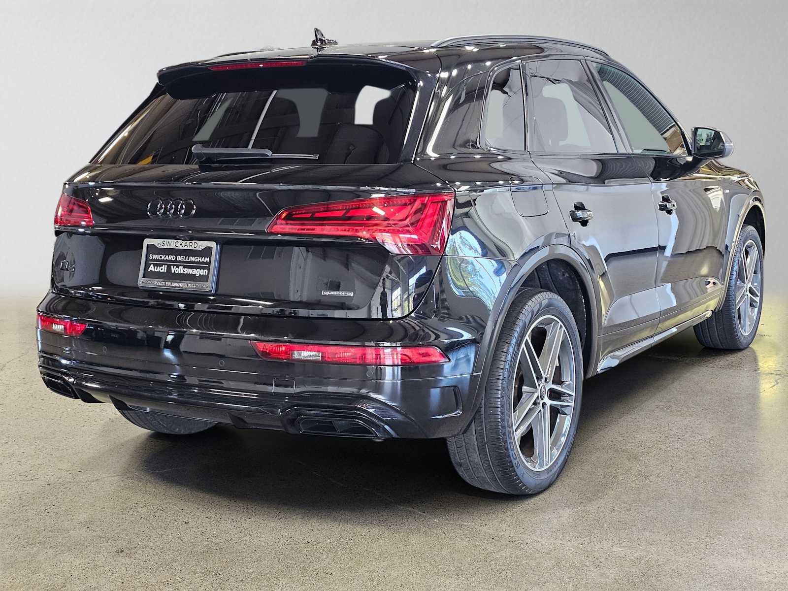 Used 2024 Audi Q5 e Premium Plus AWD/4WD image 3