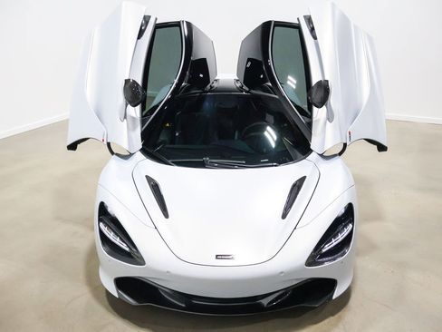 Used 2018 McLaren 720S image 20