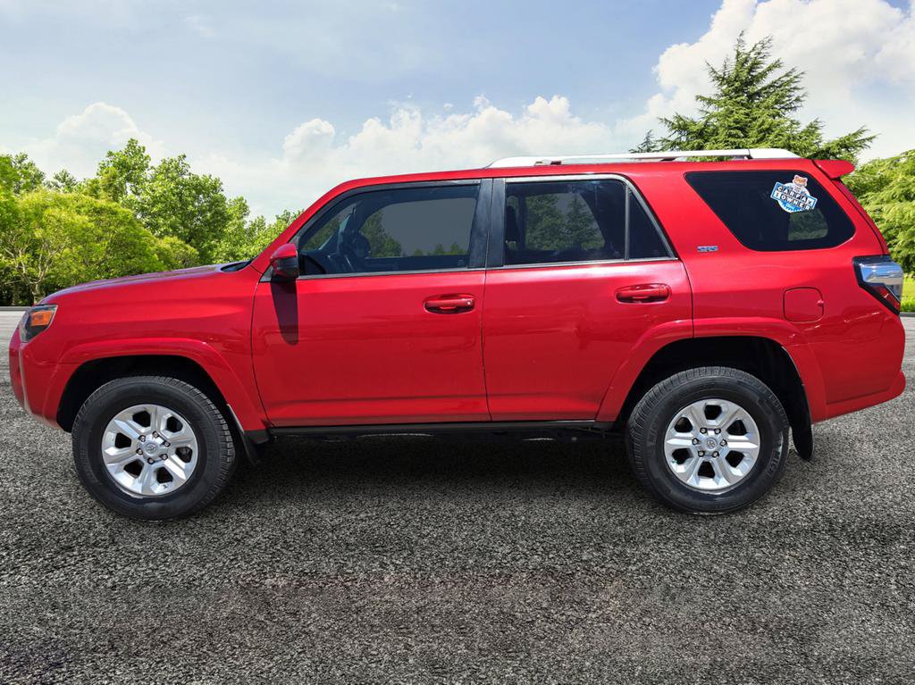 Used 2015 Toyota 4Runner SR5 AWD/4WD image 4
