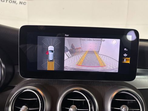 Used 2022 Mercedes-Benz GLC 300 GLC 300 w/ Premium Package Lite image 17