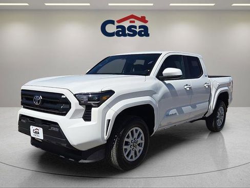 Used 2025 Toyota Tacoma SR5 AWD/4WD image 6