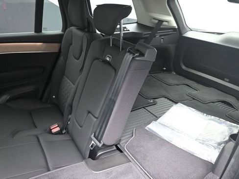 New 2026 Volvo XC90 B5 Plus w/ Protection Package Premier AWD/4WD image 22