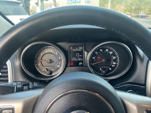 Used 2012 Jeep Grand Cherokee Laredo image 10