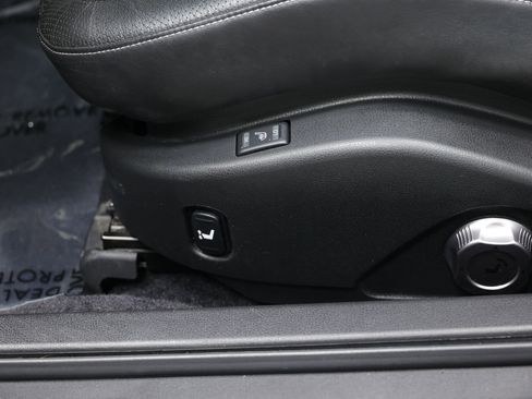 Used 2014 Nissan GT-R Premium image 15