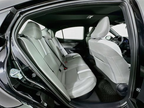 Used 2025 Toyota Camry SE FWD image 26