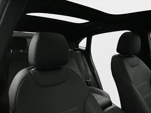 New 2025 Mercedes-Benz GLA 35 AMG 4MATIC image 29