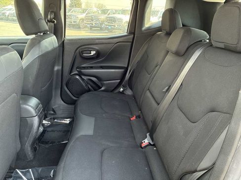 Used 2019 Jeep Renegade Altitude w/ Quick Order Package 2XM AWD/4WD image 23