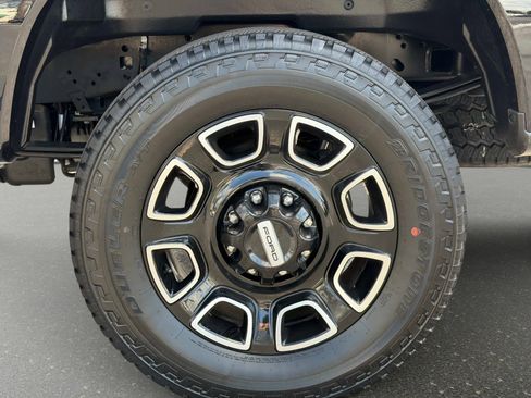 Used 2025 Ford F250 Platinum image 14