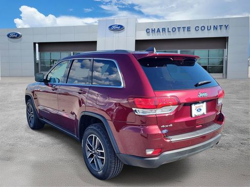 Used 2020 Jeep Grand Cherokee Laredo w/ 18" Wheel & 8.4" Radio Group AWD/4WD image 3