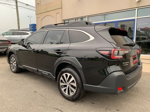 Used 2024 Subaru Outback Premium AWD/4WD image 5