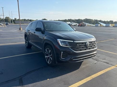 Used 2025 Volkswagen Atlas Cross Sport SEL Premium R-Line AWD/4WD image 8