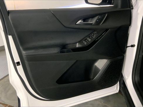 Used 2026 Chevrolet Equinox LT FWD image 26
