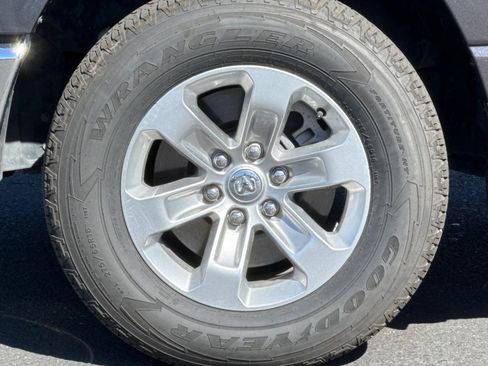 Used 2024 RAM 1500 Laramie image 40