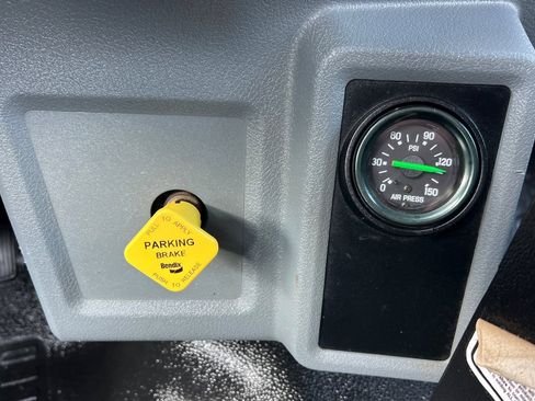 Used 2021 Ford F750 2WD Regular Cab Super Duty image 18