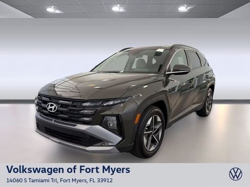 Used 2025 Hyundai Tucson SEL FWD image 1