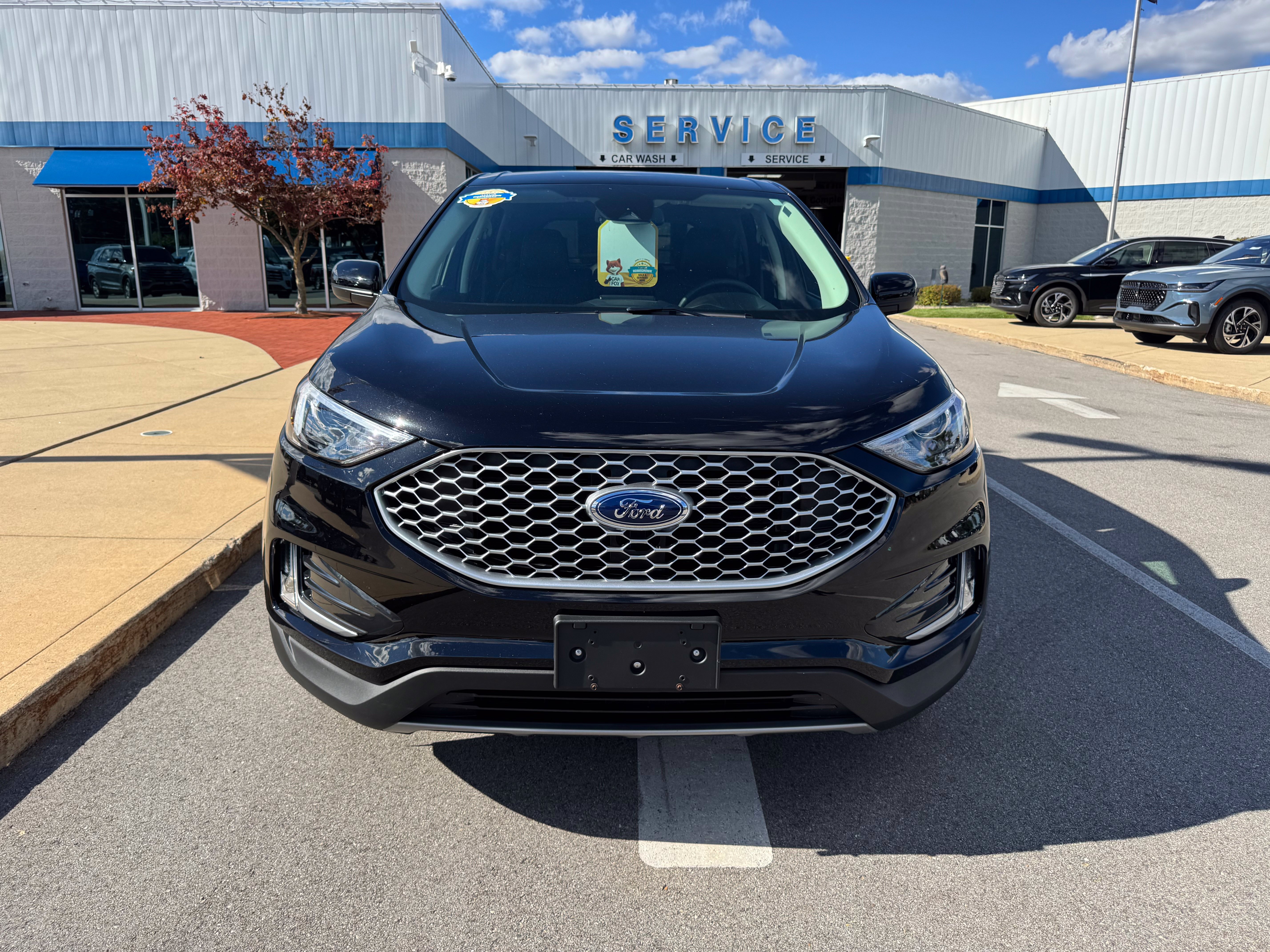 Used 2024 Ford Edge SEL w/ Convenience Package AWD/4WD image 2