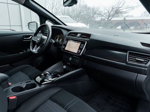 Used 2023 Nissan Leaf SV Plus image 26