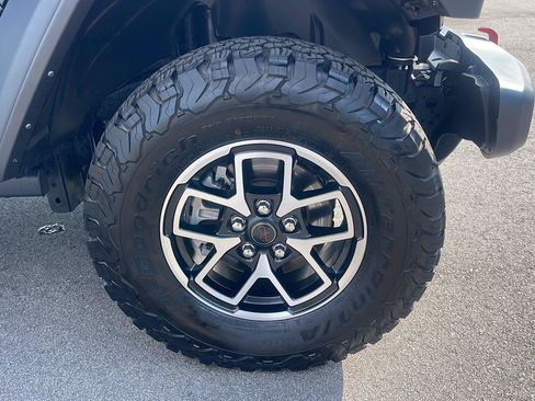 Certified 2025 Jeep Wrangler Rubicon AWD/4WD image 11