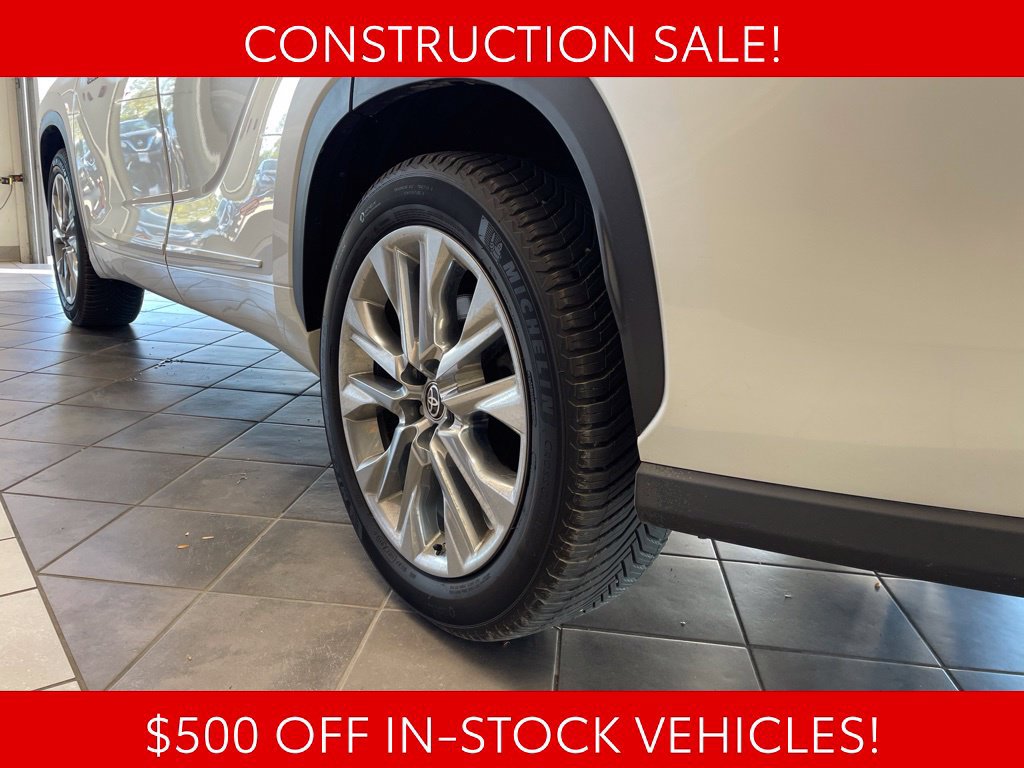 Used 2020 Toyota Highlander Limited FWD image 21