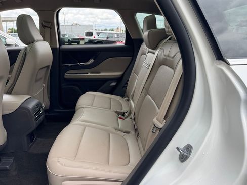 Used 2022 Lincoln Corsair AWD w/ Premium Package image 29