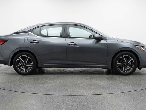 Used 2025 Nissan Sentra SV FWD image 11