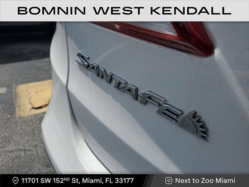 Used 2018 Hyundai Santa Fe SE image 11