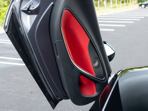 Used 2023 McLaren Artura RWD image 39