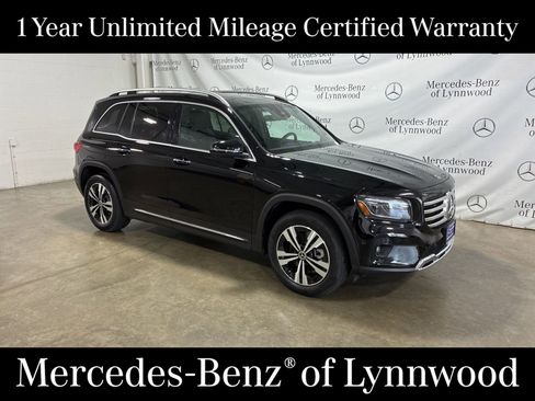 Used 2025 Mercedes-Benz GLB 250 4MATIC image 1
