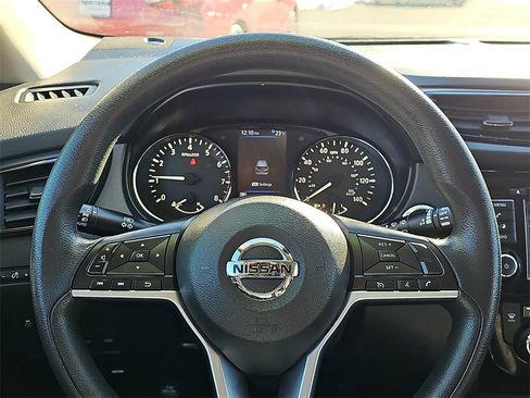 Used 2020 Nissan Rogue Sport SV image 18