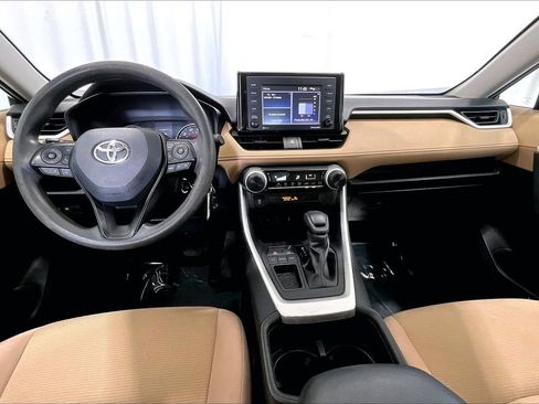 Used 2022 Toyota RAV4 LE FWD image 15