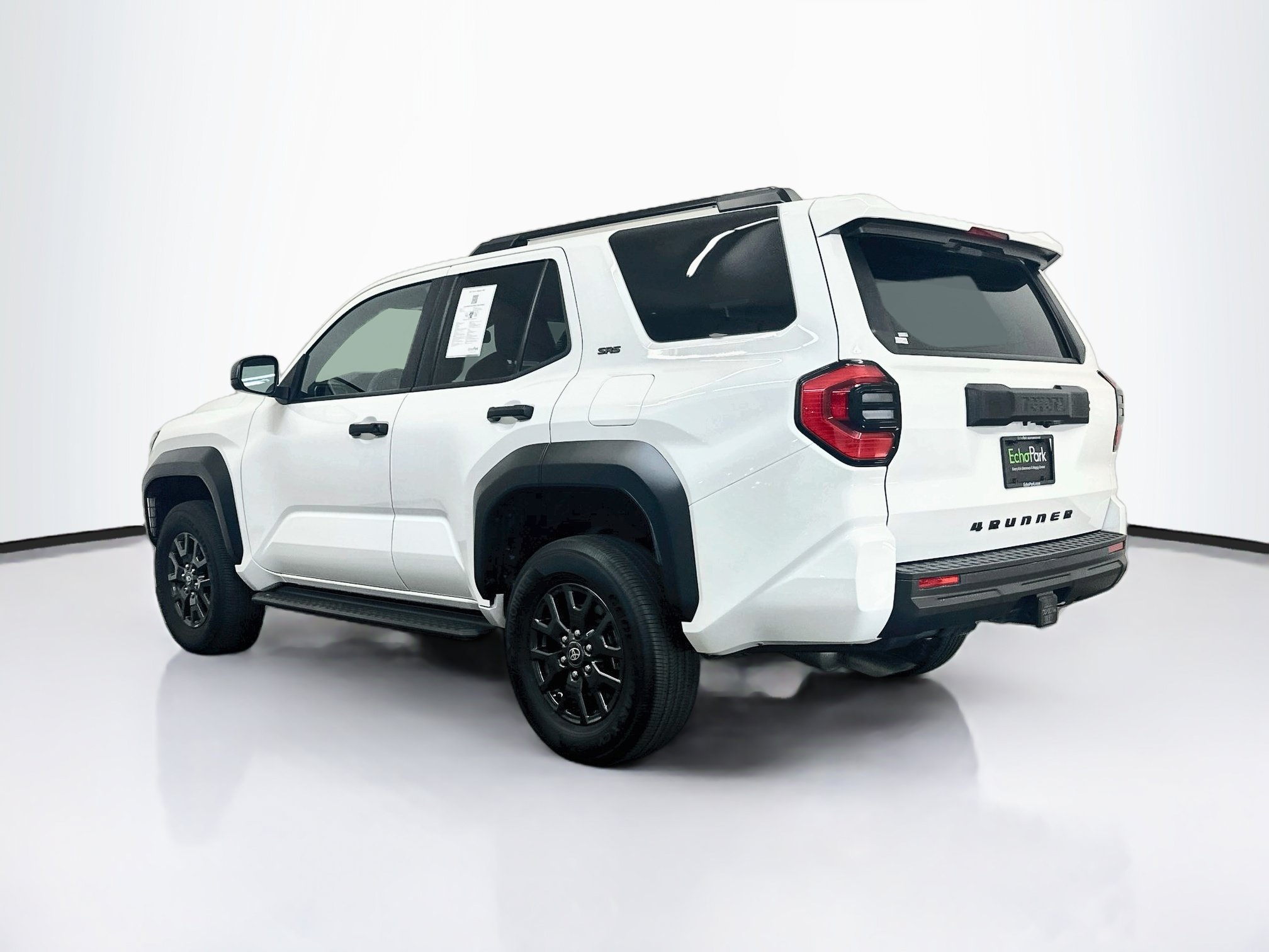 Used 2025 Toyota 4Runner SR5 AWD/4WD image 5