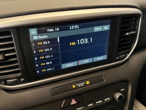 Used 2020 Kia Sportage LX image 12