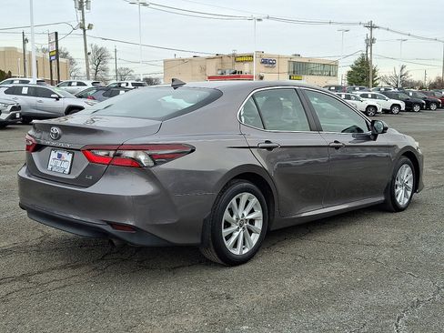 Used 2023 Toyota Camry LE image 7