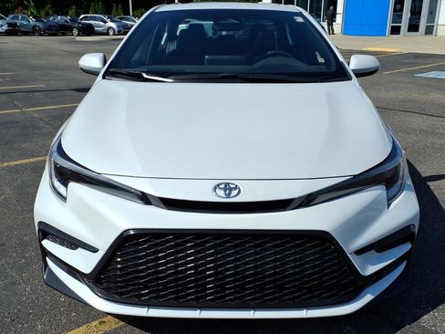 Used 2023 Toyota Corolla XSE FWD image 2
